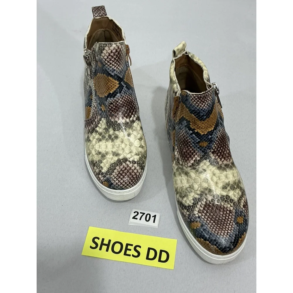Womans Rouge Rose Snake Print Size 9 Hidden Wedge Sneaker Booties